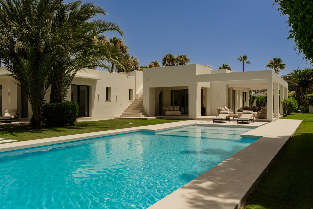 Villa en alquiler vacacional en Marbesa, Marbella Este