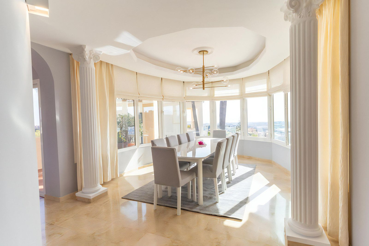 Villa for long term rent in Los Arqueros, Benahavis