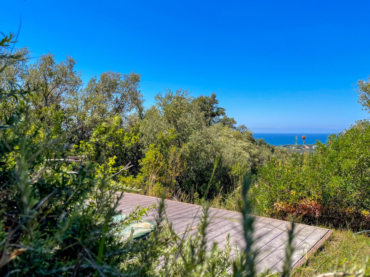 Villa for rent in El Rosario, Marbella East