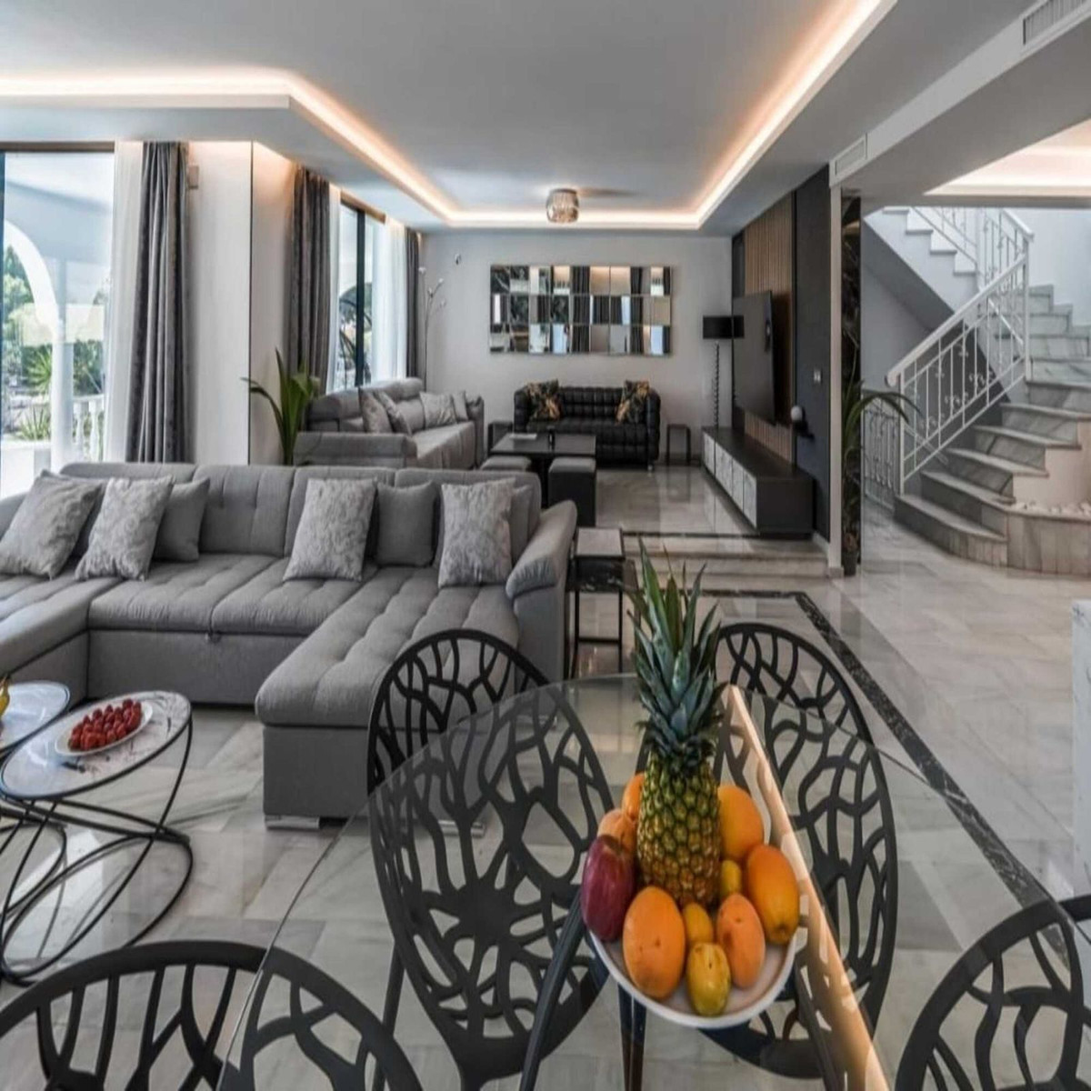 Villa for rent in Nueva Andalucia, Marbella