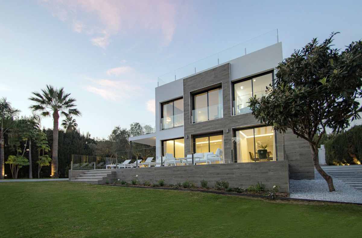 Villa for rent in Nueva Andalucia, Marbella
