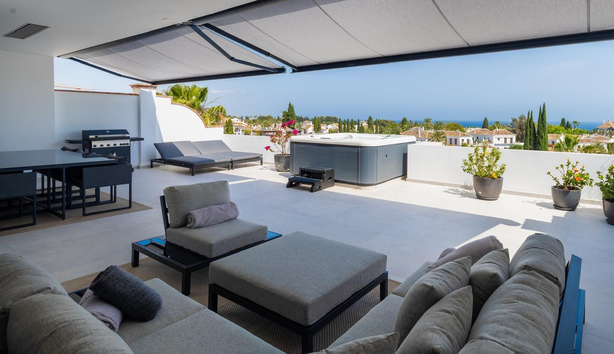 Penthouse for short term rent in Marbella Golden Mile