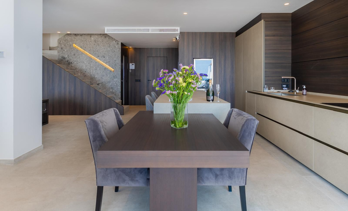 Penthouse for short term rent in Marbella Golden Mile