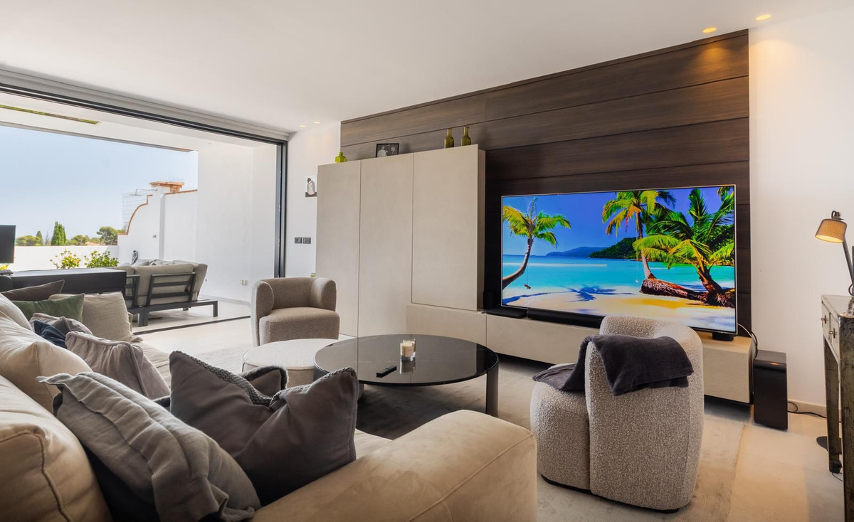Penthouse for short term rent in Marbella Golden Mile