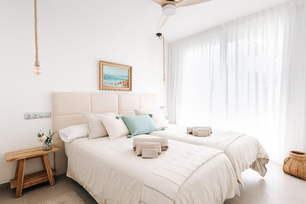 Villa for short term rent in Marbesa, Marbella East