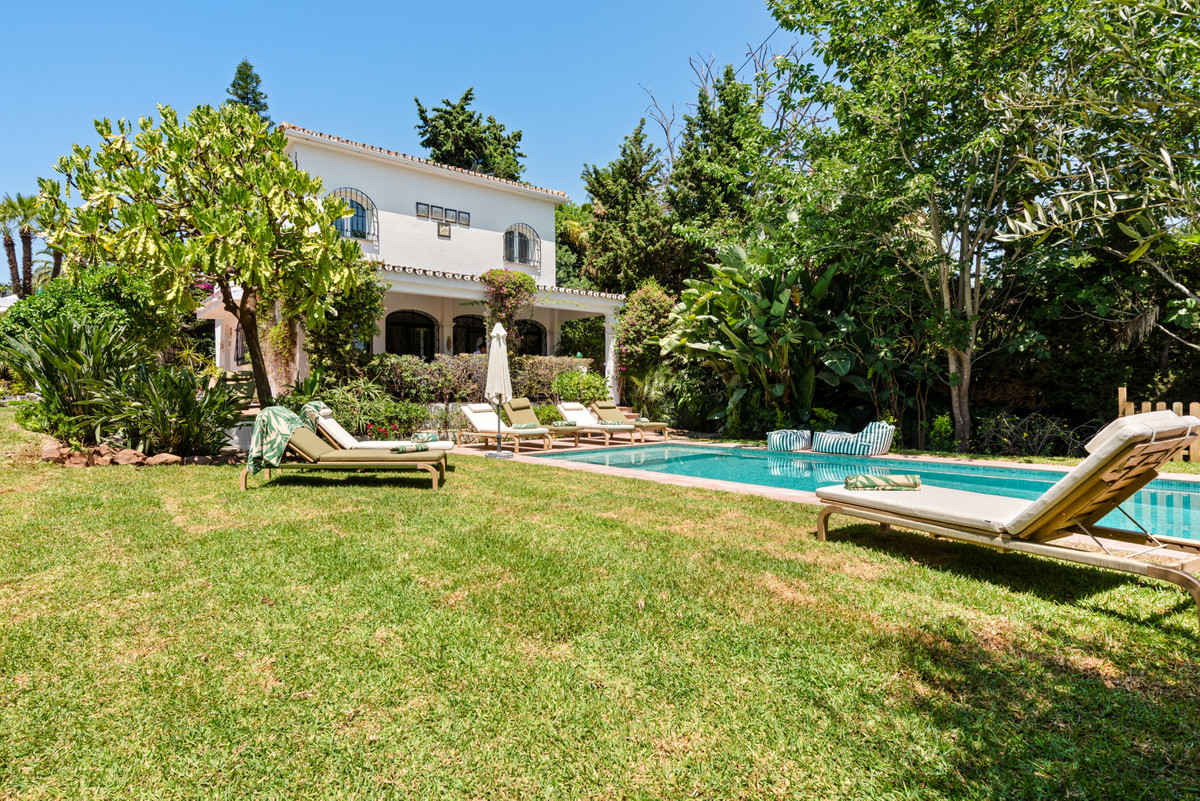 Villa for rent in Nueva Andalucia, Marbella