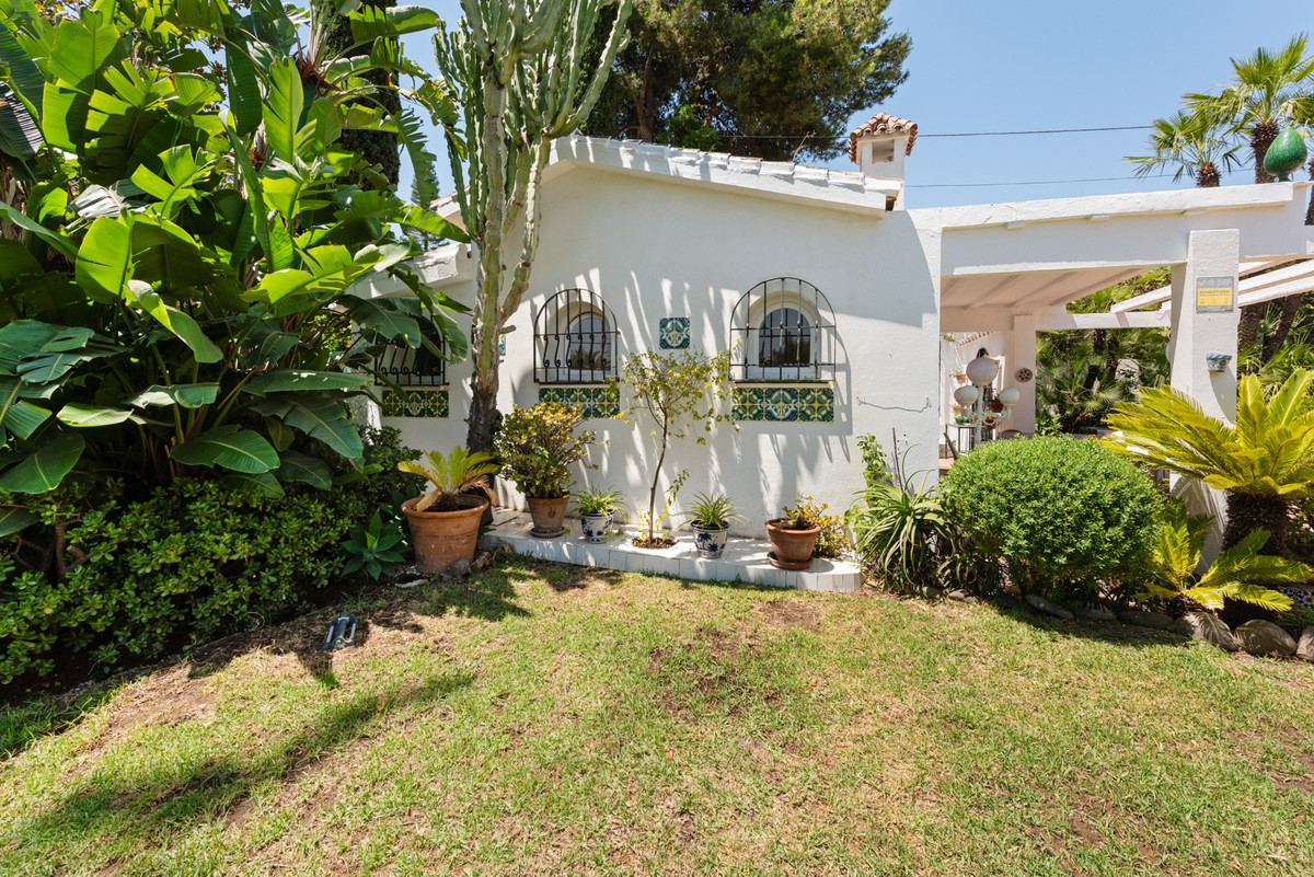 Villa for rent in Nueva Andalucia, Marbella