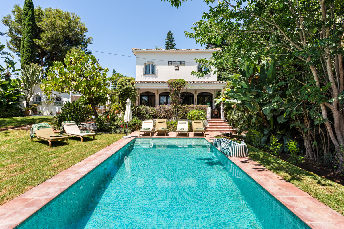 Villa for rent in Nueva Andalucia, Marbella