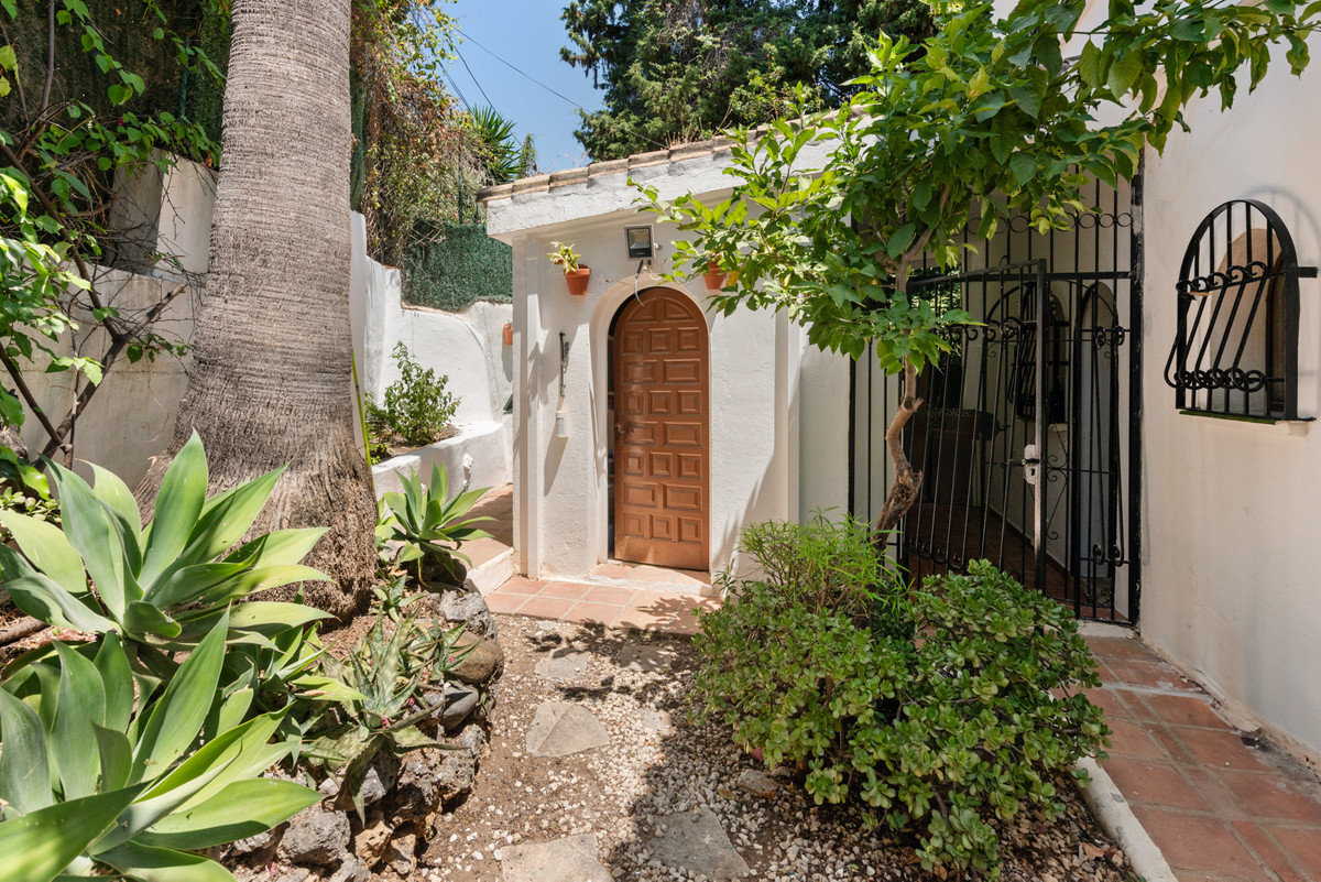 Villa for rent in Nueva Andalucia, Marbella