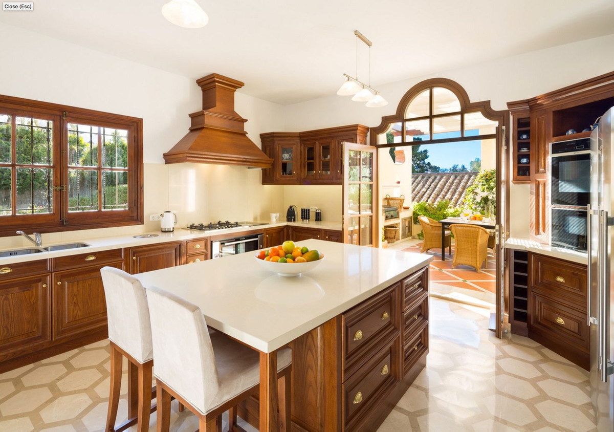 Villa for short term rent in Sierra Blanca, Marbella Golden Mile