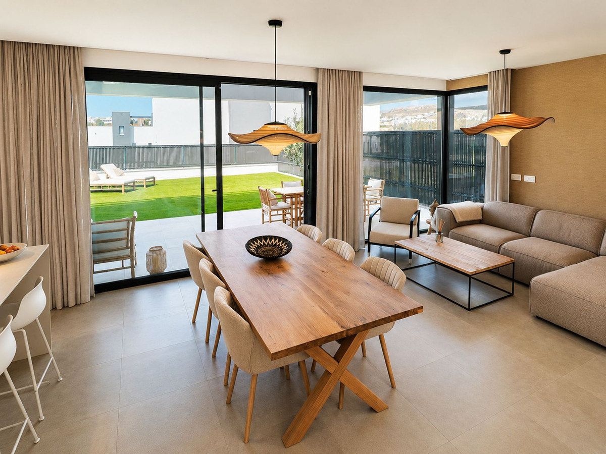 Town House for long term rent in Atalaya, Estepona East