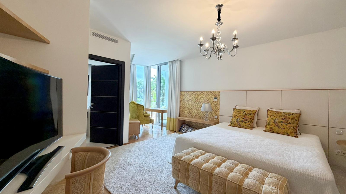 Semi Detached Villa for rent in Marbella Golden Mile