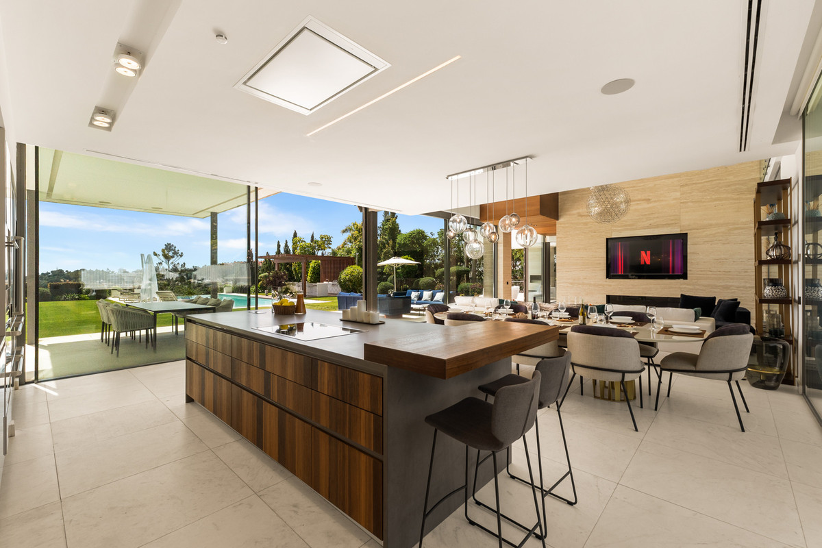 Villa for rent in Nueva Andalucia, Marbella