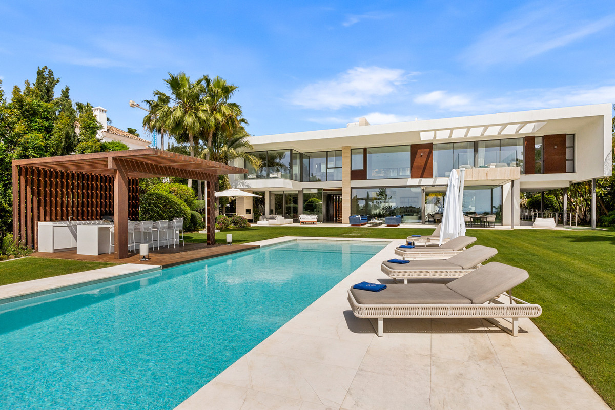 Villa for rent in Nueva Andalucia, Marbella