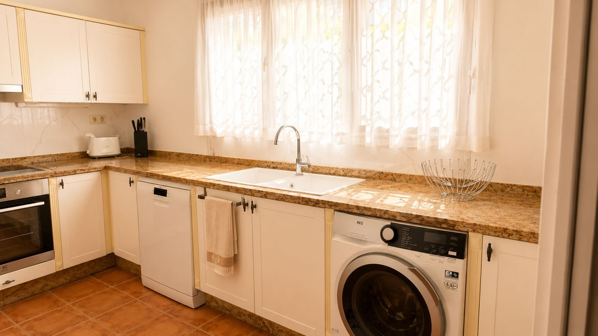 Villa for long term rent in Paraiso Alto, Benahavis