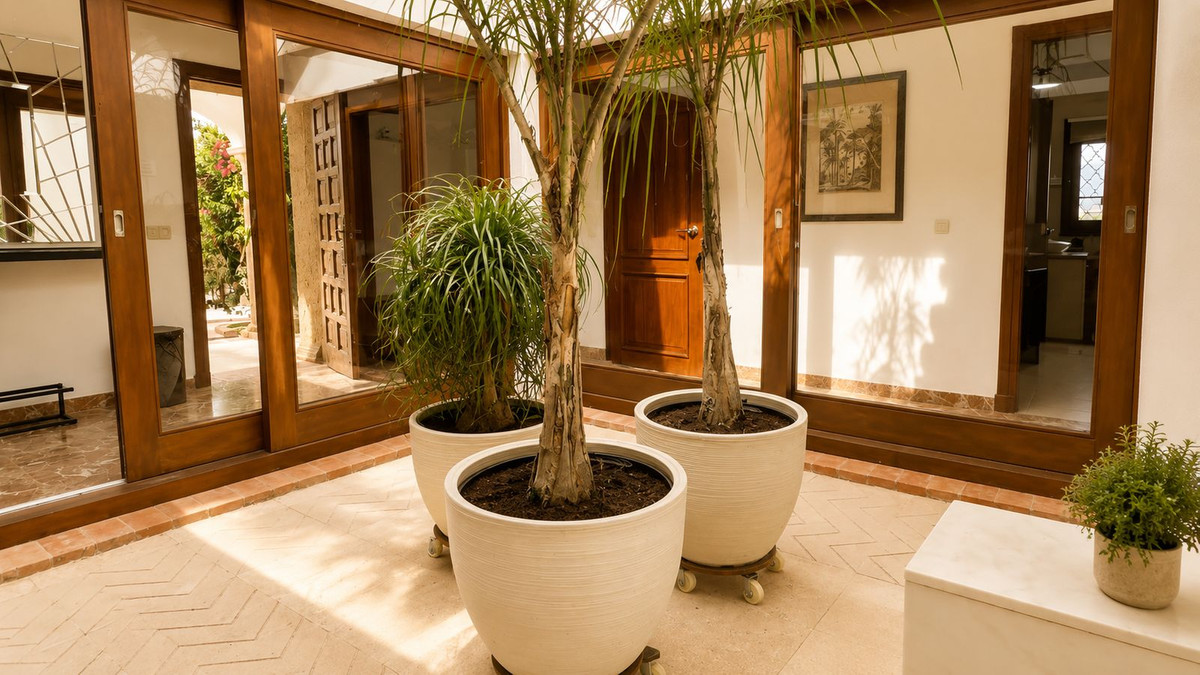 Villa for long term rent in Paraiso Alto, Benahavis