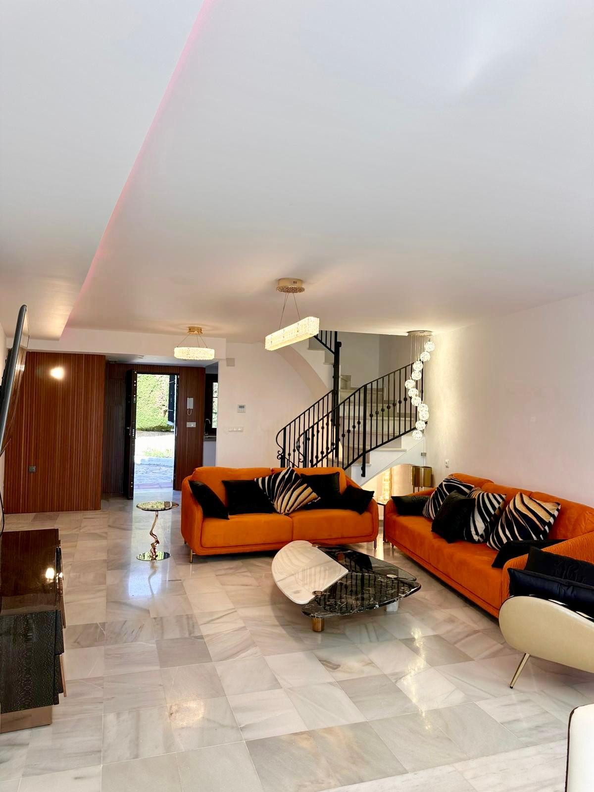 Town House for short term rent in Marbella Golden Mile