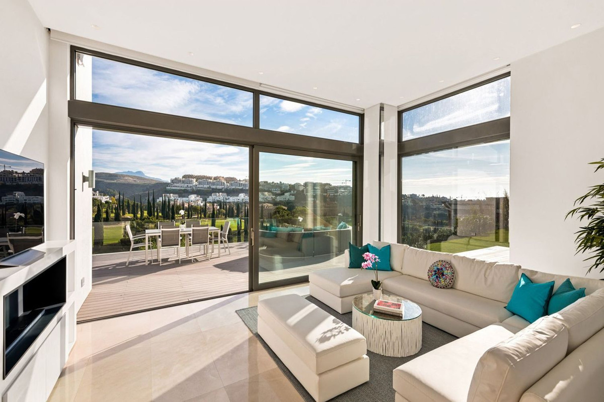 Villa for short term rent in Los Flamingos, Benahavis