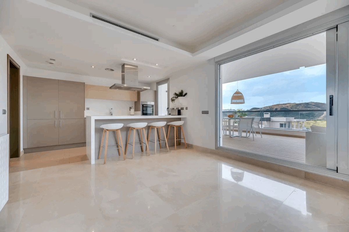 Ground Floor Apartment for short term rent in Benahavis