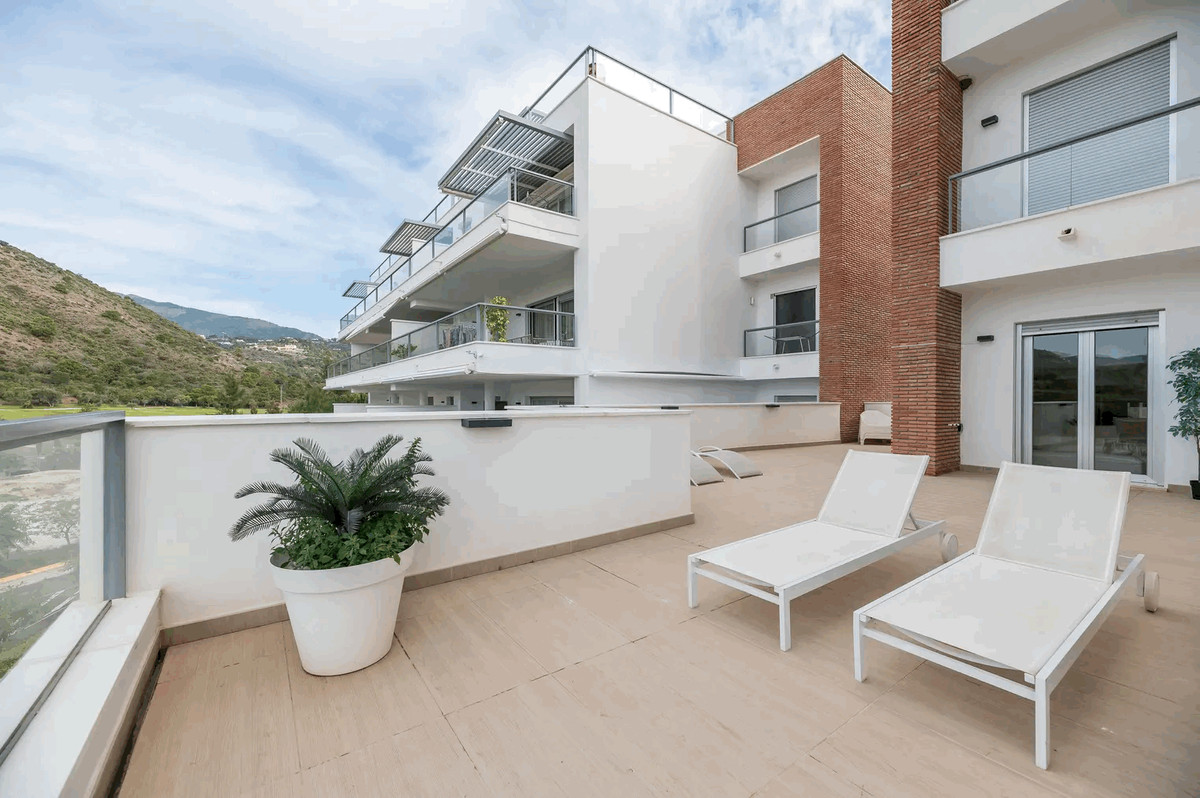 Ground Floor Apartment for short term rent in Benahavis