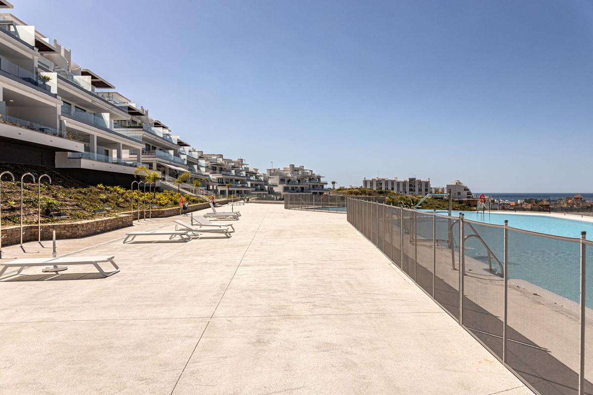 Ground Floor Apartment for short term rent in Cancelada, Estepona East