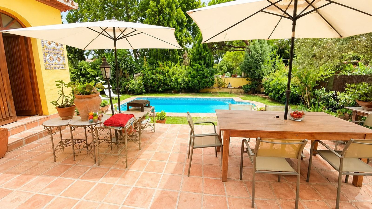 Villa for long term rent in Marbella