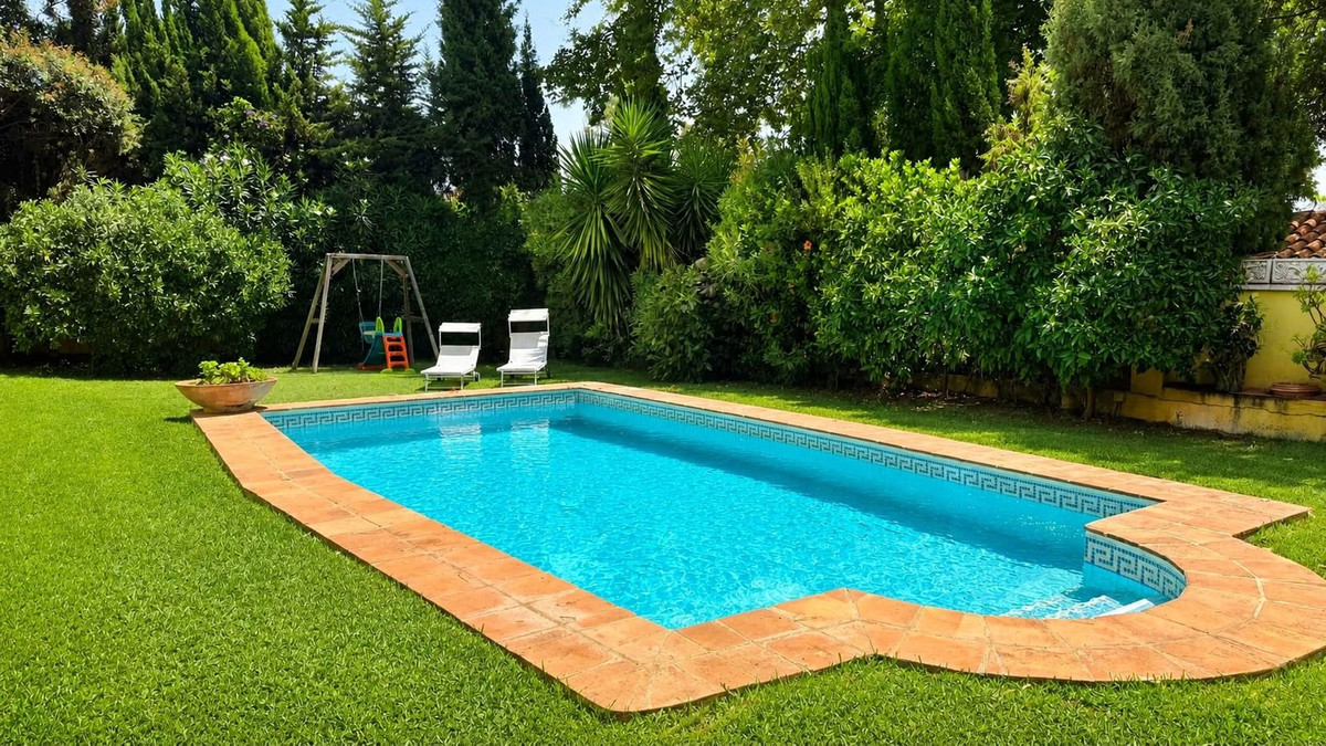 Villa for long term rent in Marbella