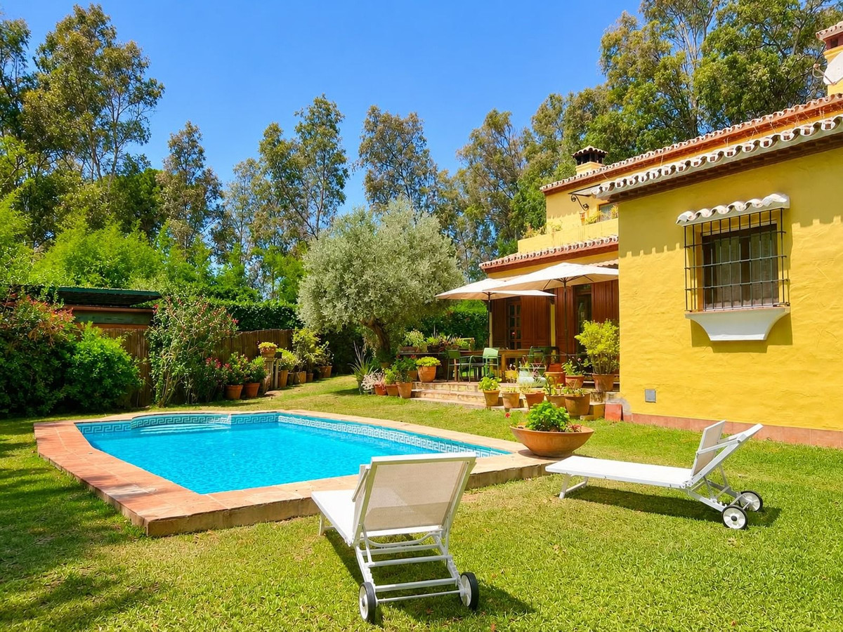 Villa for long term rent in Marbella