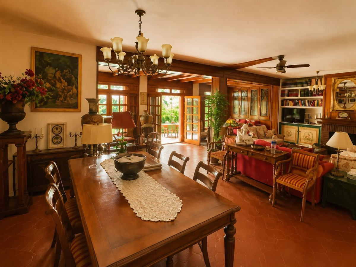 Villa for long term rent in Marbella
