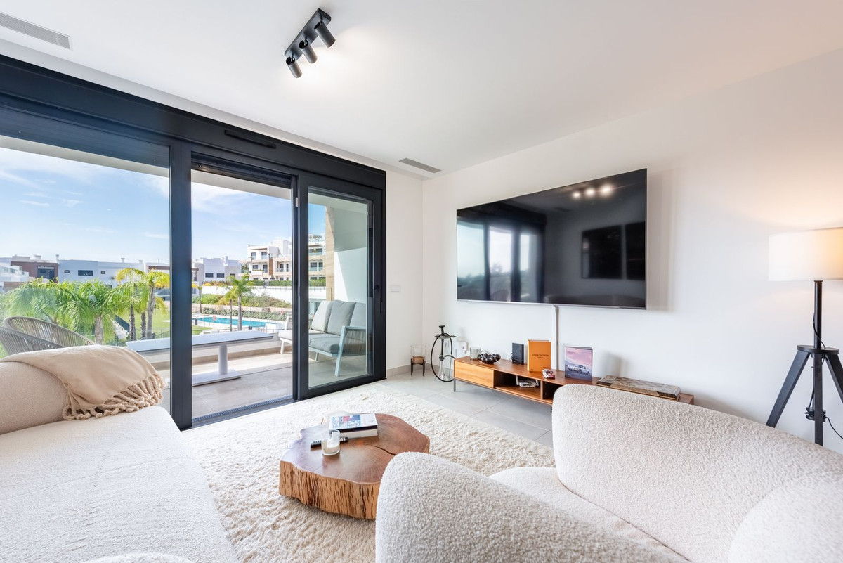 Apartment for rent in Atalaya, Estepona East