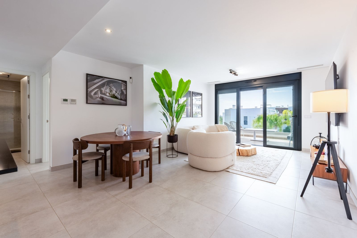 Apartment for rent in Atalaya, Estepona East