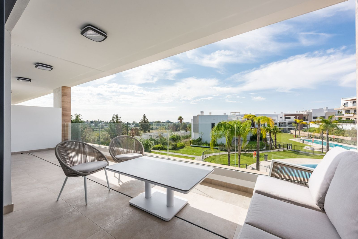 Apartment for rent in Atalaya, Estepona East