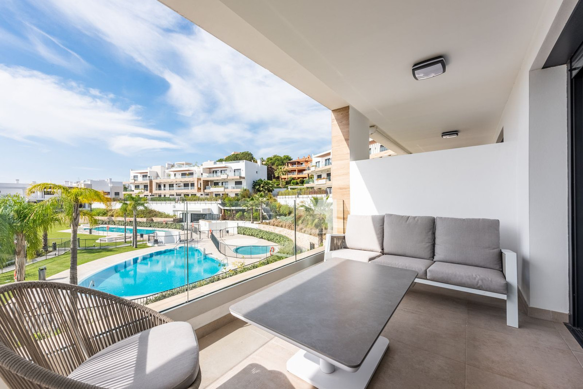 Apartment for rent in Atalaya, Estepona East