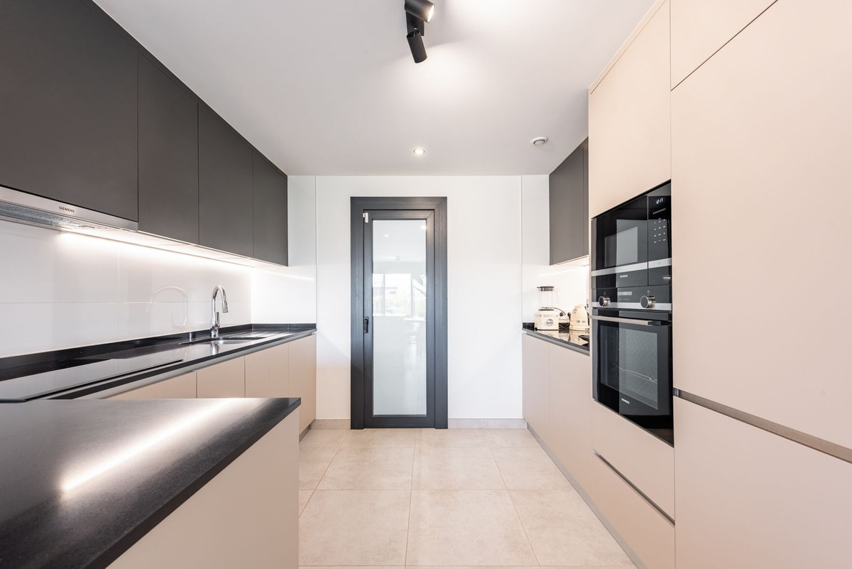 Apartment for rent in Atalaya, Estepona East