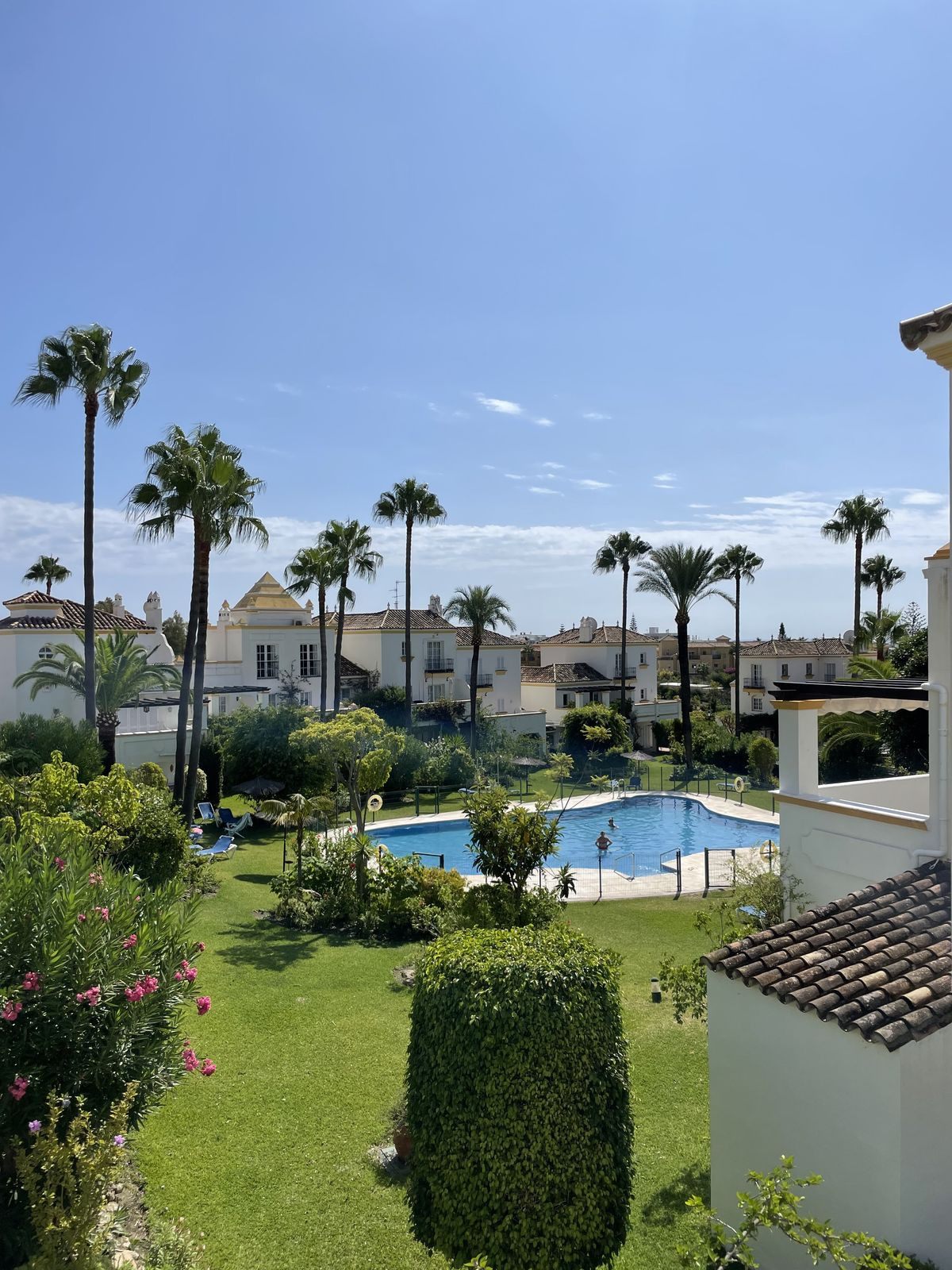 Penthouse for long term rent in Estepona