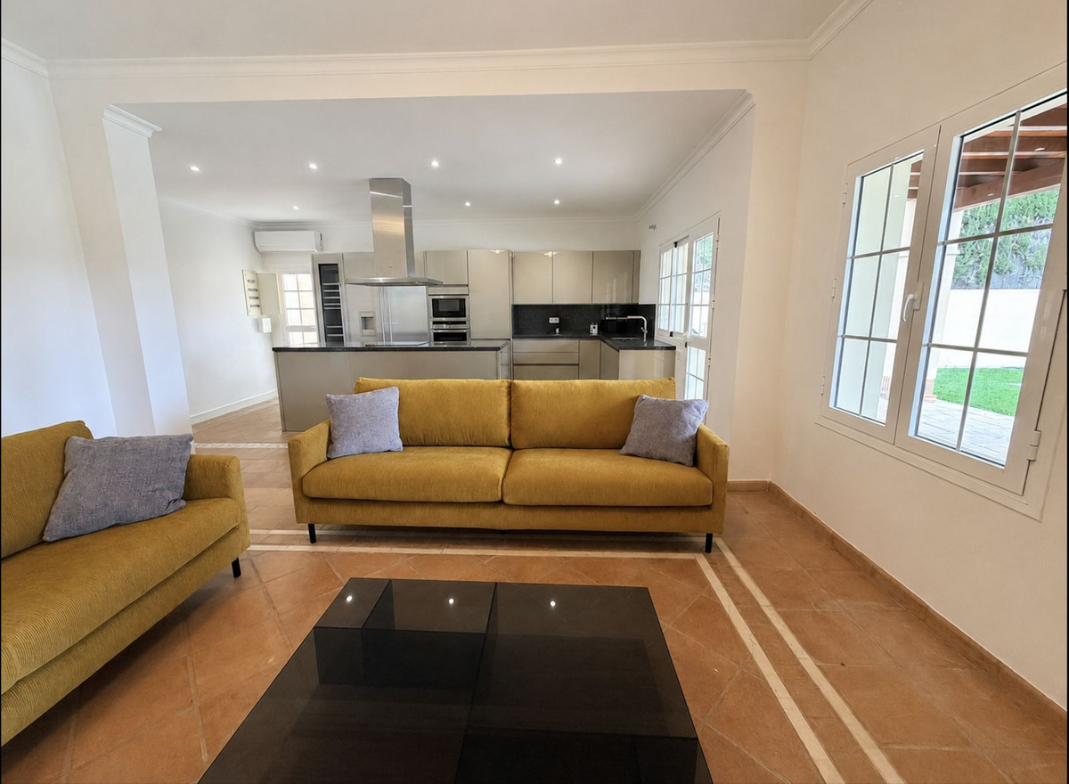 Villa for long term rent in Paraiso Alto, Benahavis
