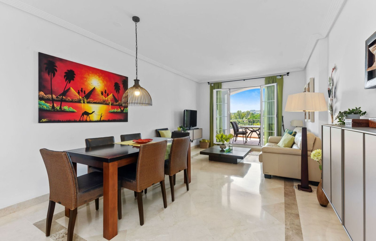 Apartment for long term rent in Los Arqueros, Benahavis