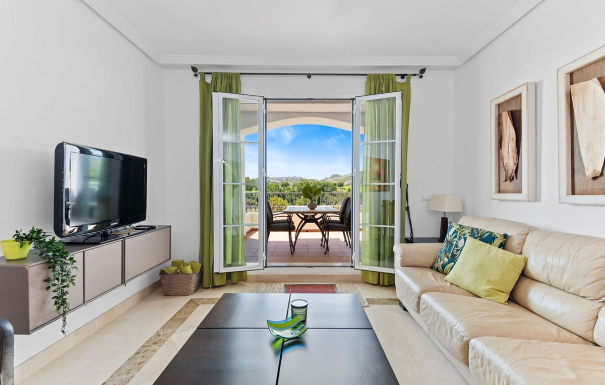 Apartment for long term rent in Los Arqueros, Benahavis