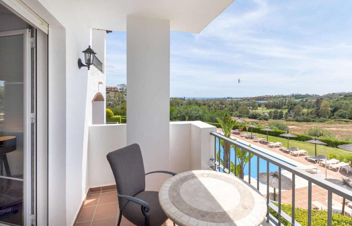 Apartment for long term rent in Los Arqueros, Benahavis