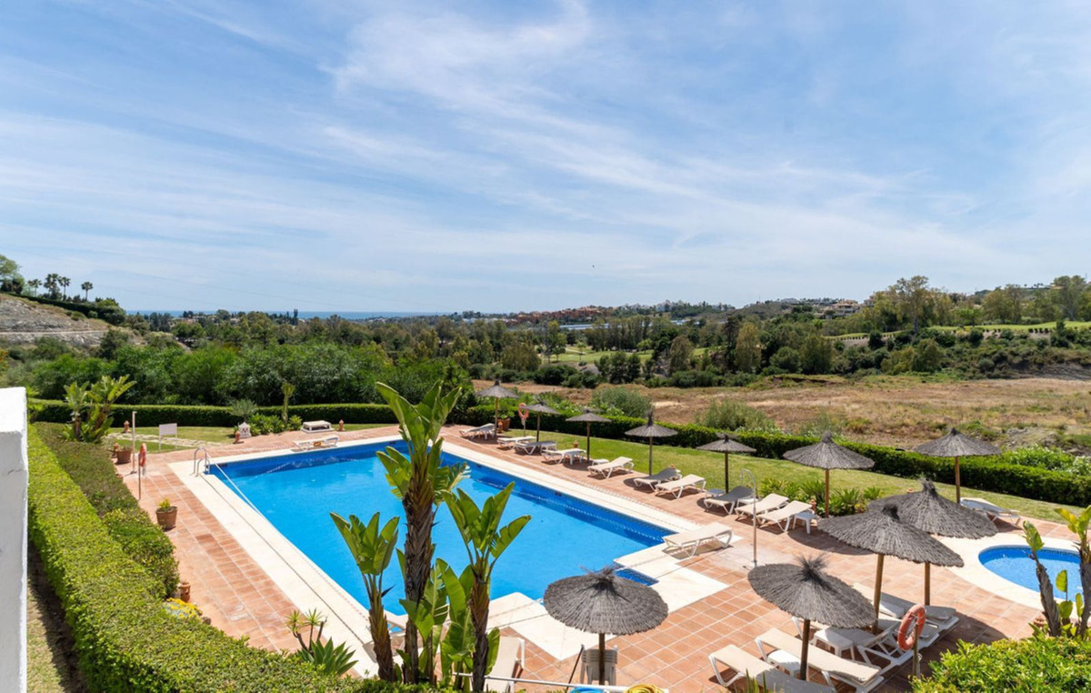 Apartment for long term rent in Los Arqueros, Benahavis