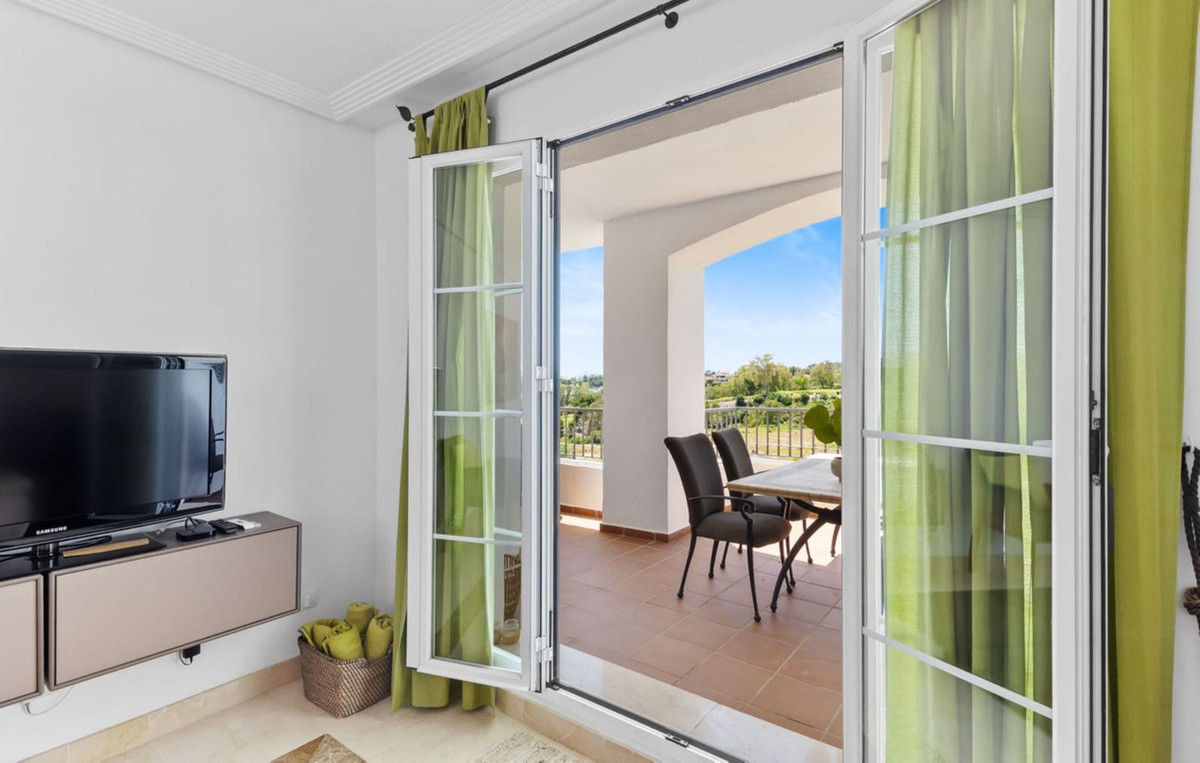 Apartment for long term rent in Los Arqueros, Benahavis
