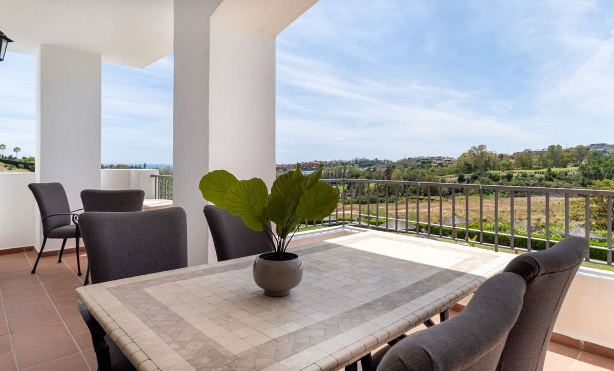 Apartment for long term rent in Los Arqueros, Benahavis