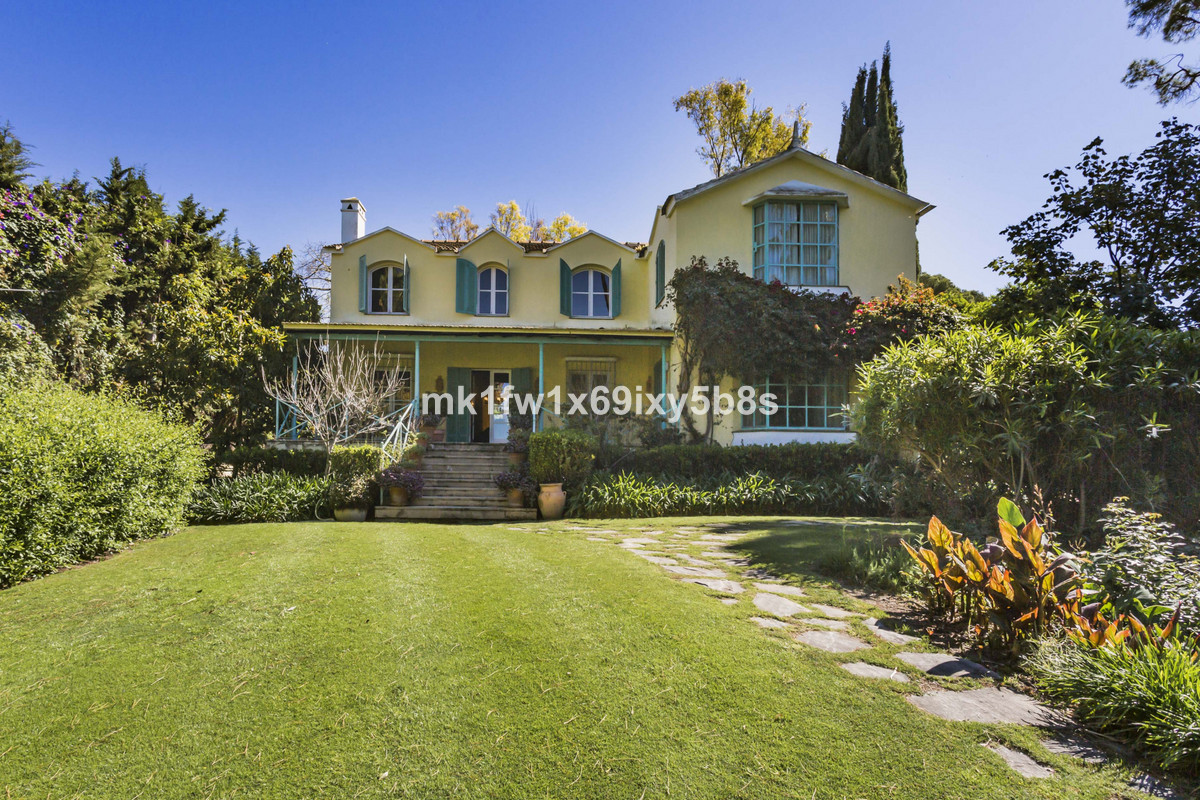 Villa for long term rent in Marbella