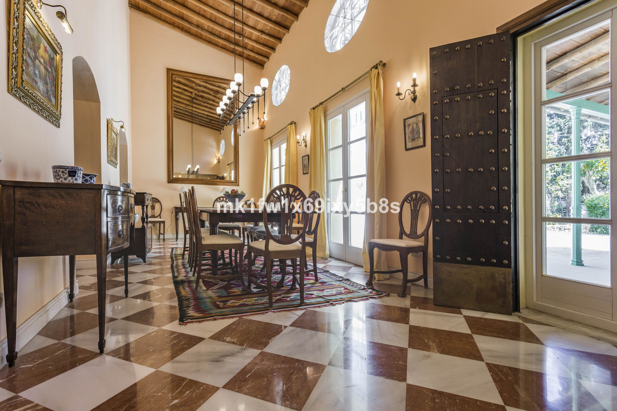 Villa for long term rent in Marbella
