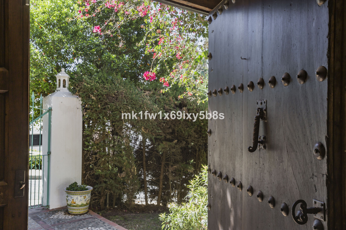 Villa for long term rent in Marbella