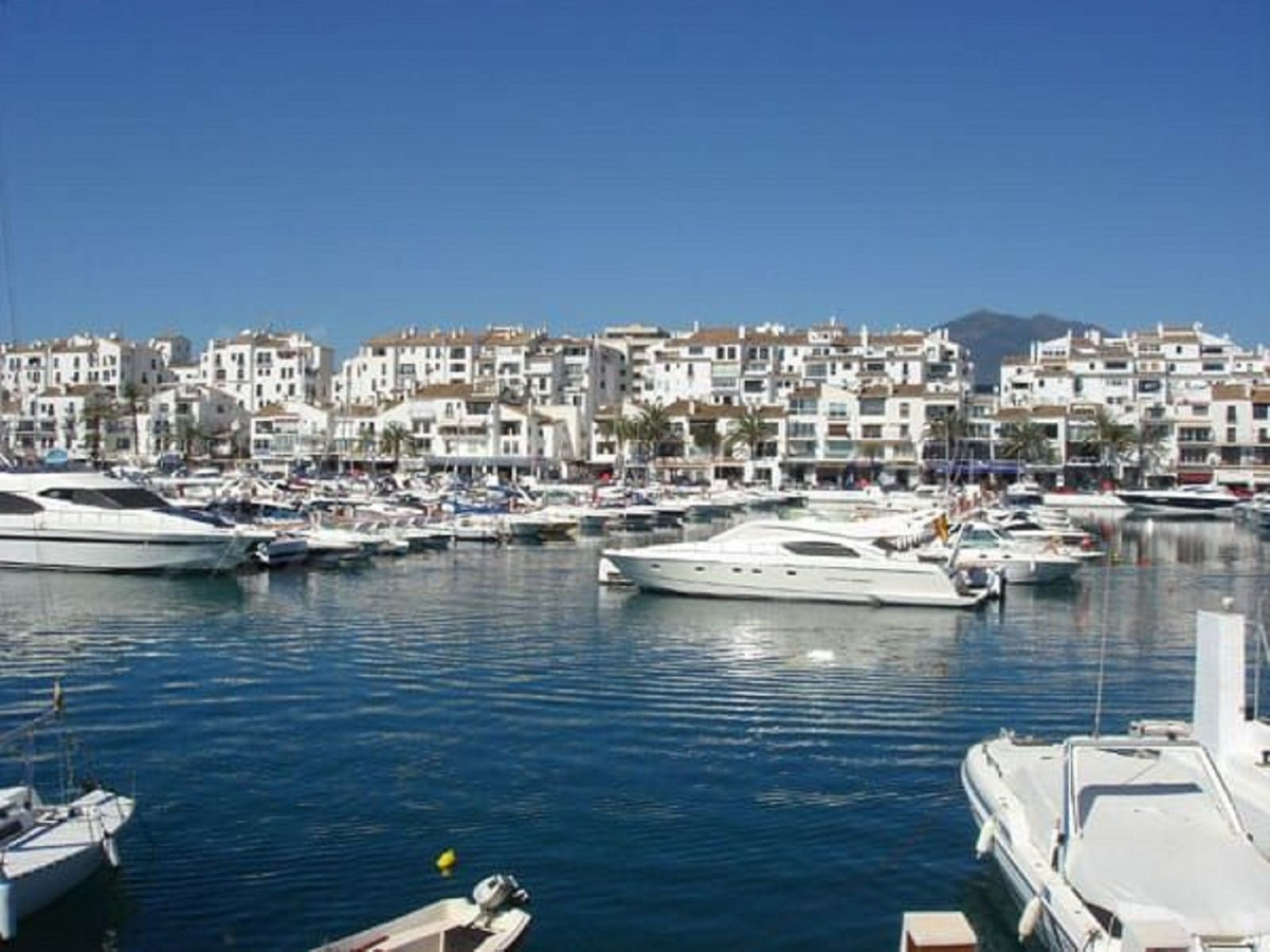Villa for rent in Marbella