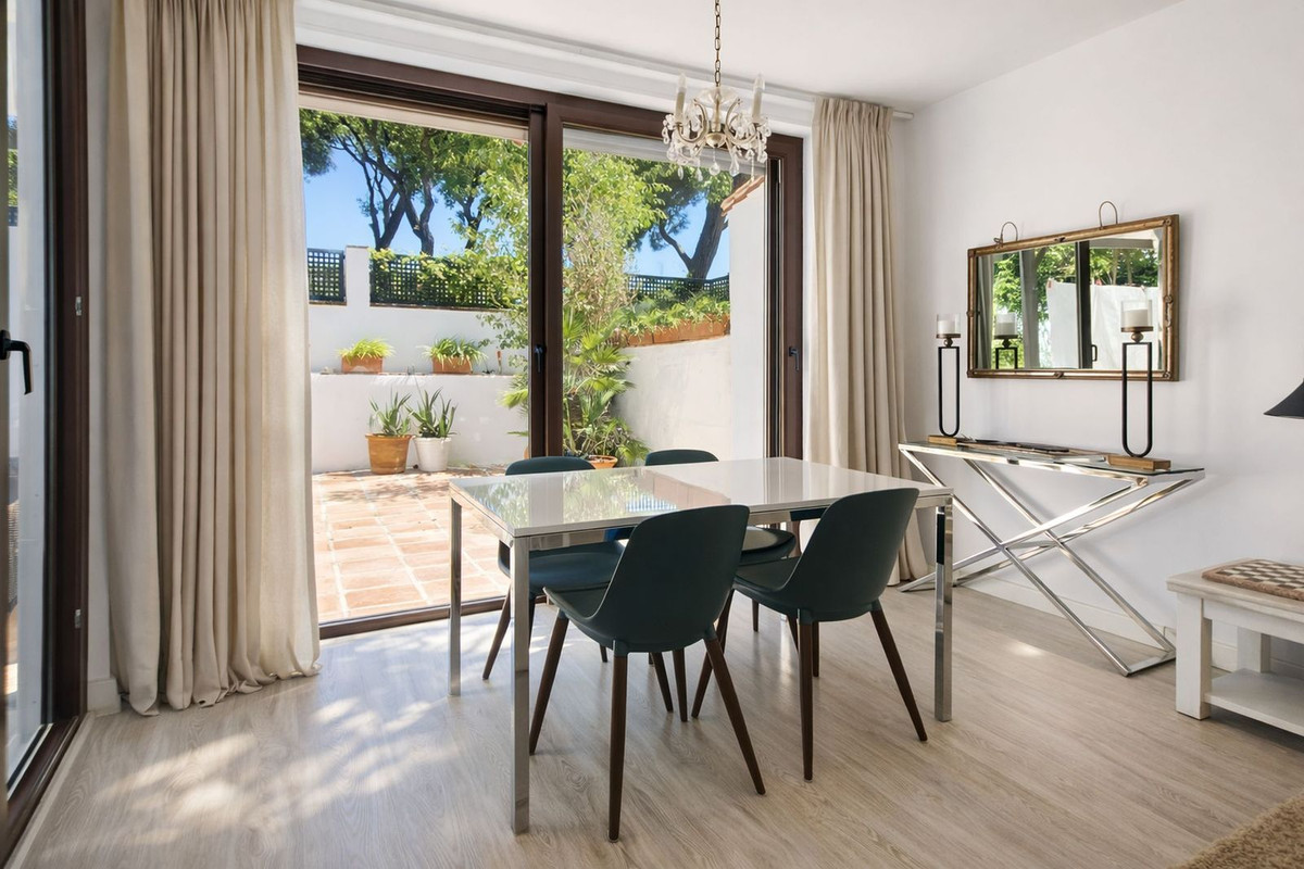 Town House for short term rent in Elviria, Marbella East