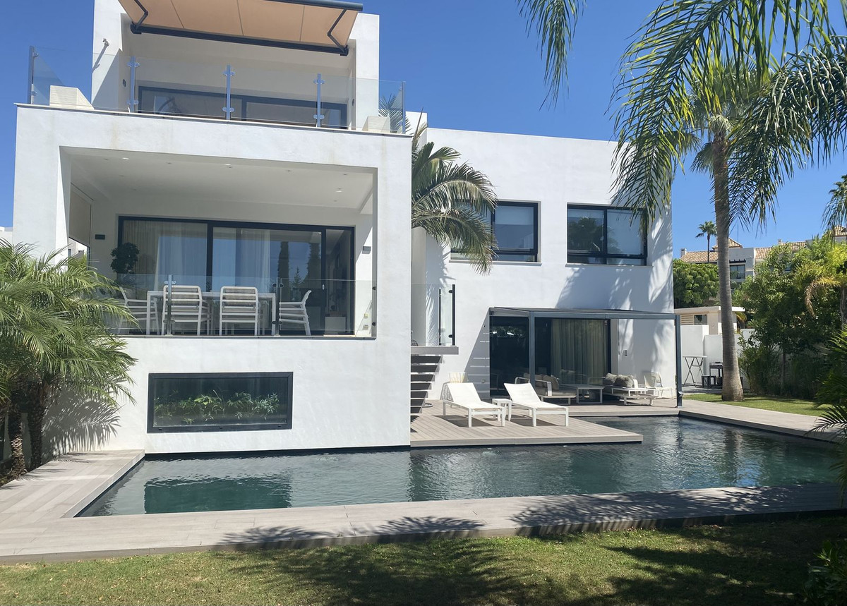 Villa for rent in Paraiso Alto, Benahavis