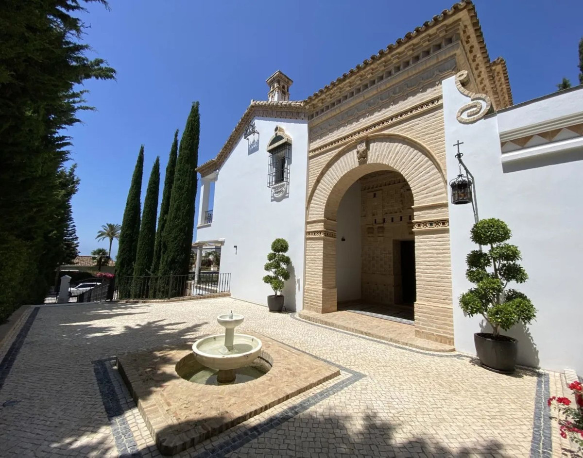 Villa for short term rent in Sierra Blanca, Marbella Golden Mile