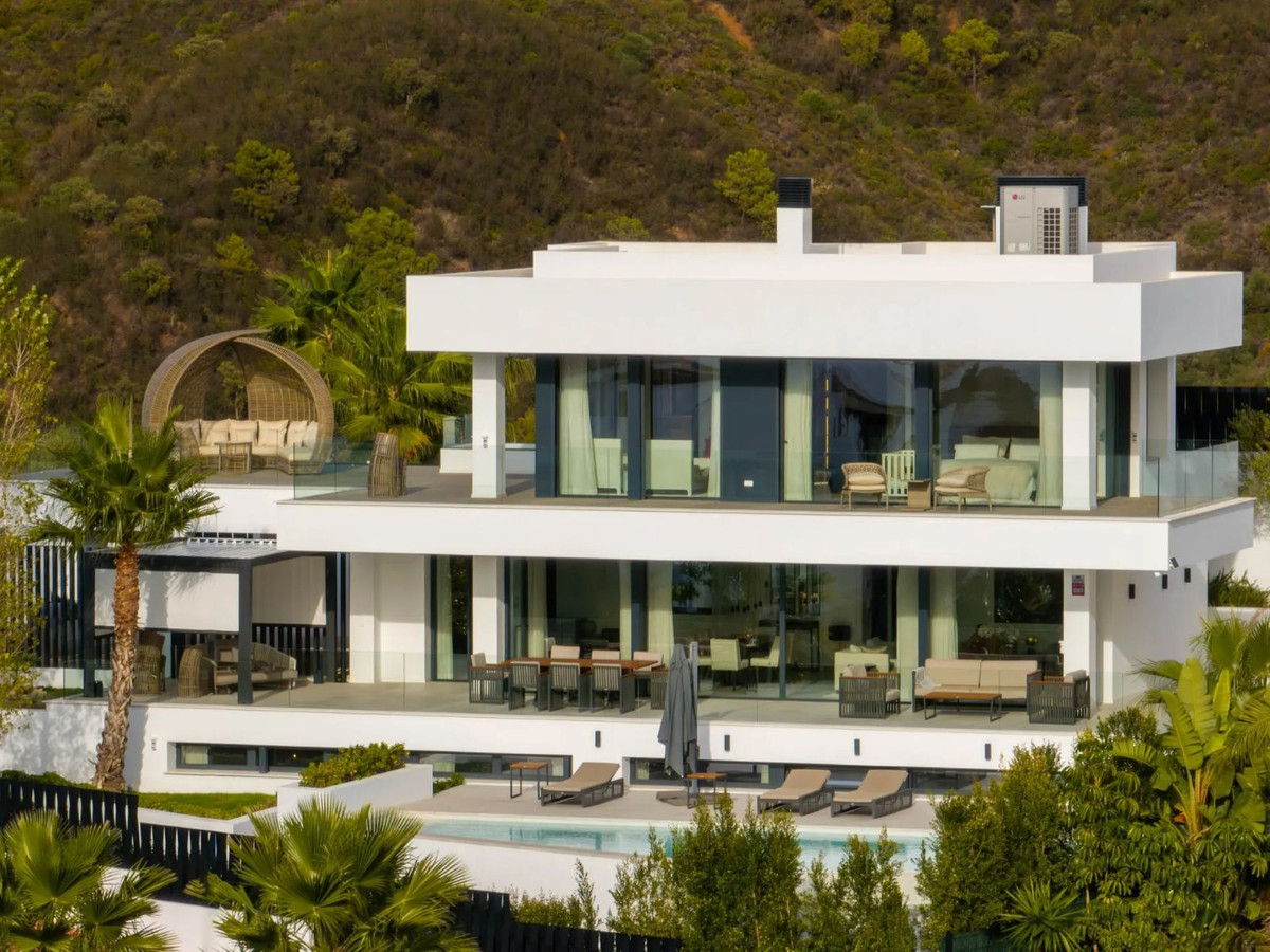 Villa for rent in Nueva Andalucia, Marbella